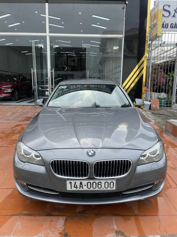 BMW 528i